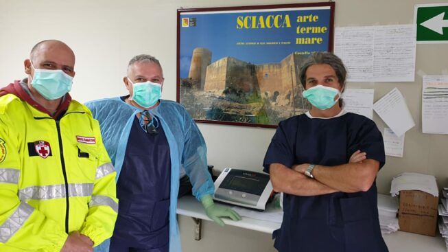Ingegneri, consegnano ventilatore polmonare all’ Ospedale di Sciacca